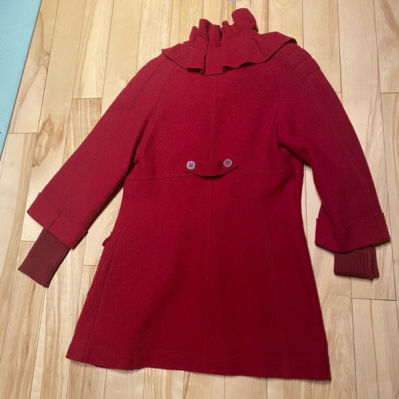 Chic Red Jacket from 🇫🇷FRANCE🇫🇷 - Picture 4 of 9